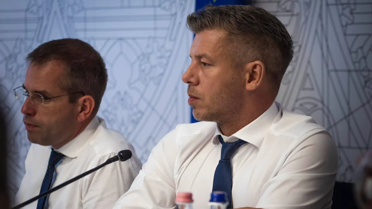 Magyar Péter ismét a Facebookon próbál legitimitást szerezni az elképzeléseinek