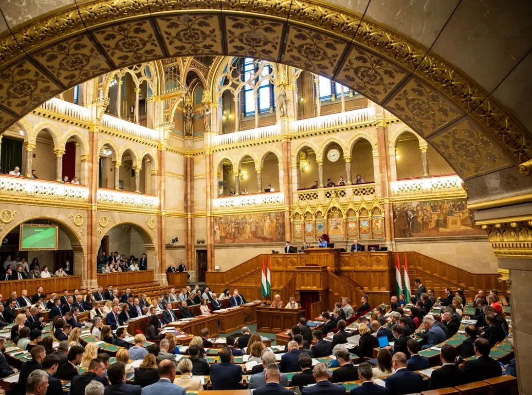 Az Országgyűlés keddi ülésén az iskolakezdési támogatás bevezetéséről is dönthetnek a képviselők