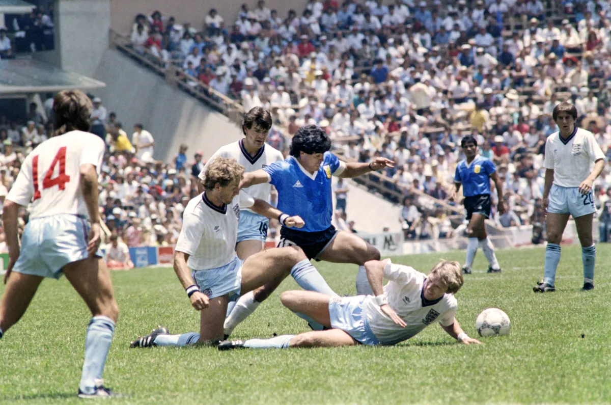 Diego Maradona 1986-ban két emlékezetes gólt szerzett az Argentína-Anglia meccsen