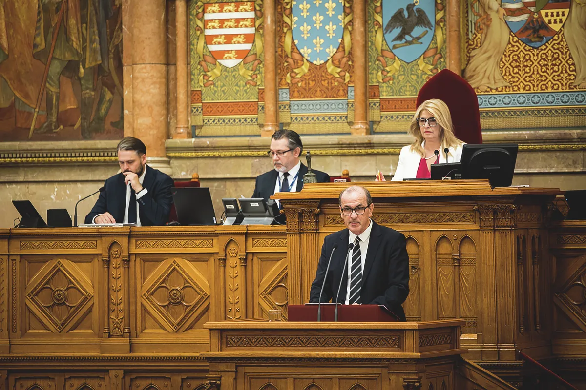 Hegedűs Zsolt az Országgyűlés rendkívüli ülésén