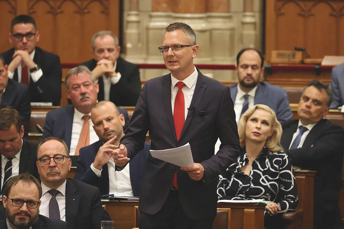 Rétvári szerint a kormány döntésének a pedagógusok fizetése látja kárát 