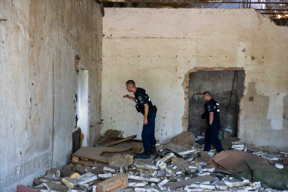 Folytatódik Budapesten az átfogó rendészeti fellépés. Az ellenőrzés-sorozat első hetében több mint 400 rendőr vett részt az intézkedésekben, amelyek során 33 embert elfogtak, további 33-at előállítottak.