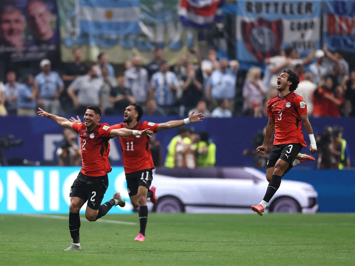 ATLANTA, GEORGIA - JULY 07: Yasser Ibrahim #2 of Egypt celebrates with teammates after scoring his team's first goal during the FIFA World Cup 2026 Round of 16 match between Argentina and Egypt at Atlanta Stadium on July 07, 2026 in Atlanta, Georgia. Buda Mendes/Getty Images/AFP (Photo by Buda Mendes / GETTY IMAGES NORTH AMERICA / Getty Images via AFP)