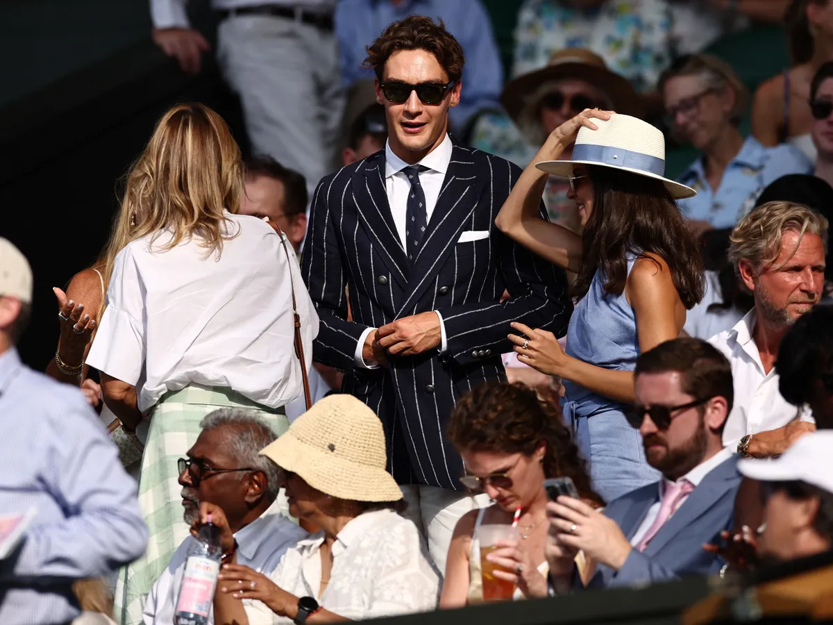 George Russell a wimbledoni tenisztornán piheni ki a Forma–1 fáradalmait 