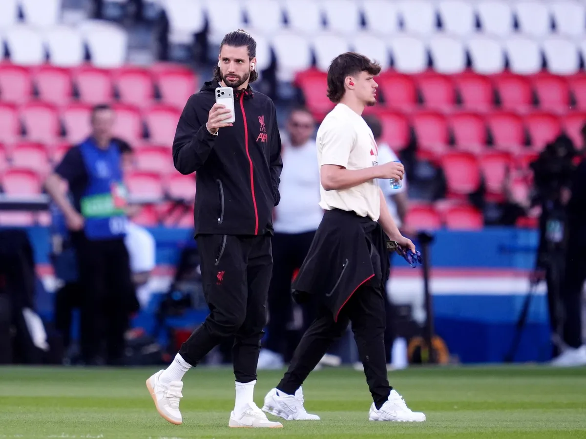 Liverpool's Dominik Szoboszlai (left) and Milos Kerkez on the pitch ahead of the UEFA Champions League quarter-final first leg match at Parc des Princes, Paris. Picture date: Wednesday April 8, 2026.