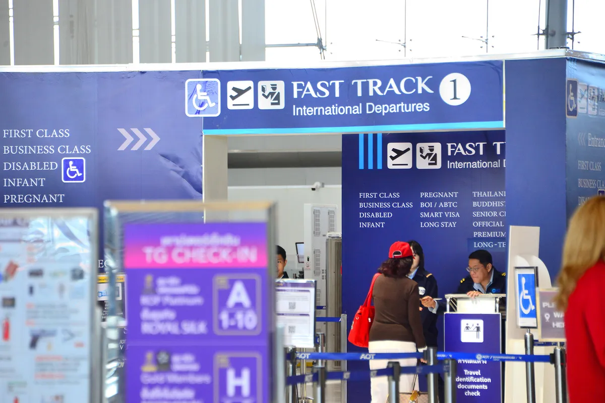 Utazási trükk, amely szerint használd a Fast Track, azaz a gyorsító sáv szolgáltatást.