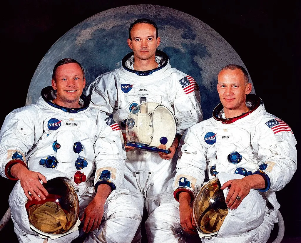 A holdra szállás 57. évfordulóján felidézzük az Apollo-11 küldetését, Neil Armstrong első lépését és a hidegháborús űrverseny történelmi fordulatát. (Balról Neil Armstrong, Michael Collins és Buzz Aldrin látható.)