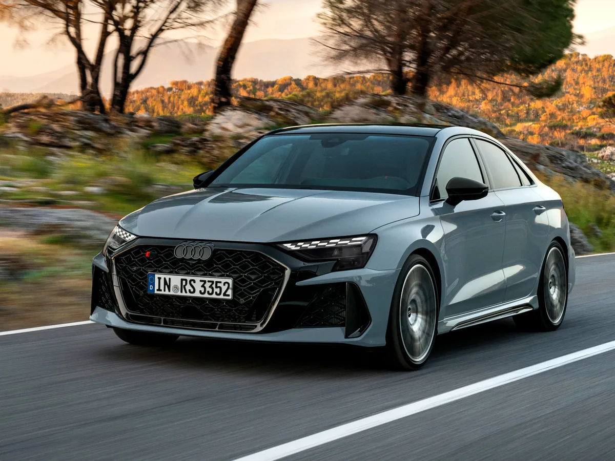 Örüljünk, hogy maradt a 400 lóerős RS 3, ne sirassuk a kapcsolókat - így áll hozzá a kérdéshez az Audi.