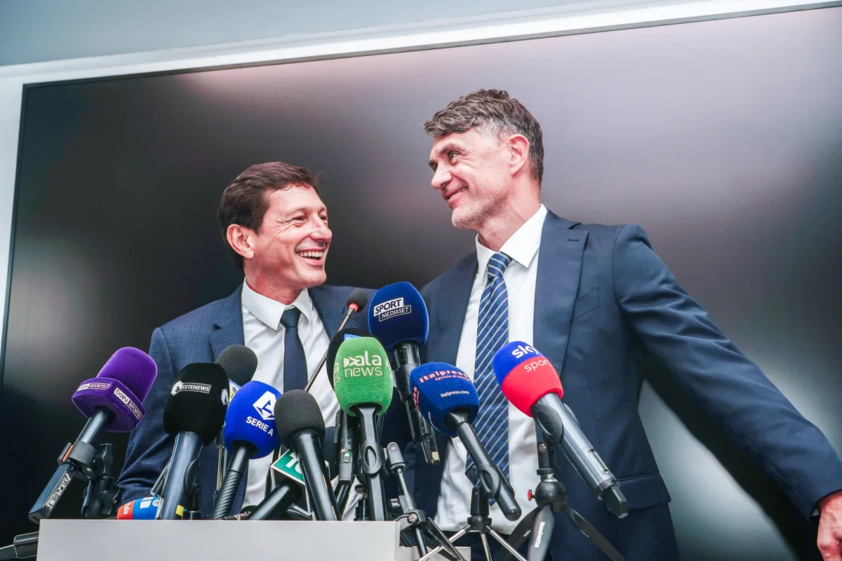 Amikor még minden rendben volt: Leonardo (balra) és Paolo Maldini vidáman tervezgették az olasz futball újjáépítését