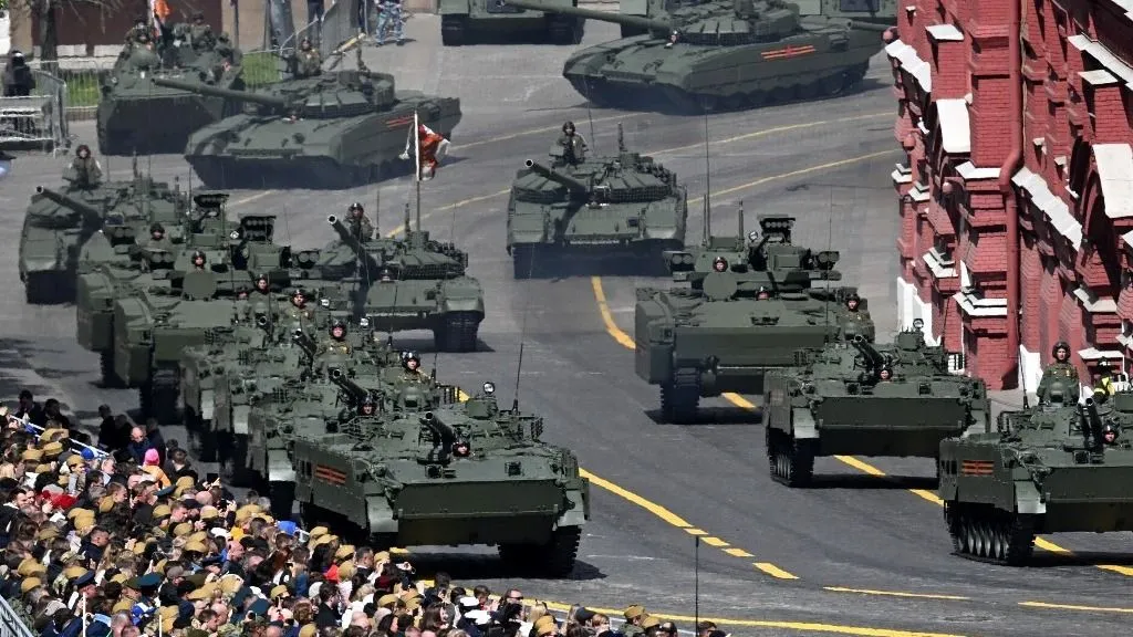 Soldiers, formation, deployment, tanks, weapons systems. Military parade of the Russian Army on Red Square in Moscow on May 9, 2025. Military parade to mark the 80th anniversary of Victory in the Great Patriotic War. Russia's parade to mark the 80th anniversary of the victory over Nazi Germany. Photo: The Kremlin Moscow via (Photo by The Kremlin Moscow / dpa Picture-Alliance via AFP)