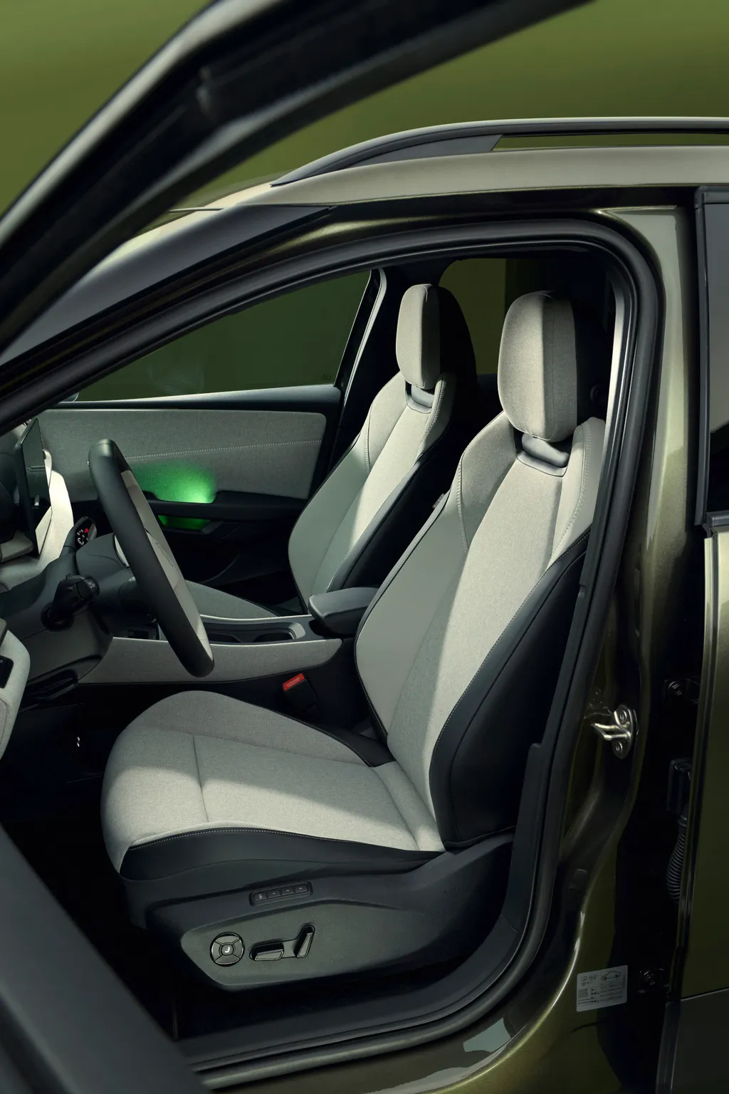 The all-new electric ID. Cross