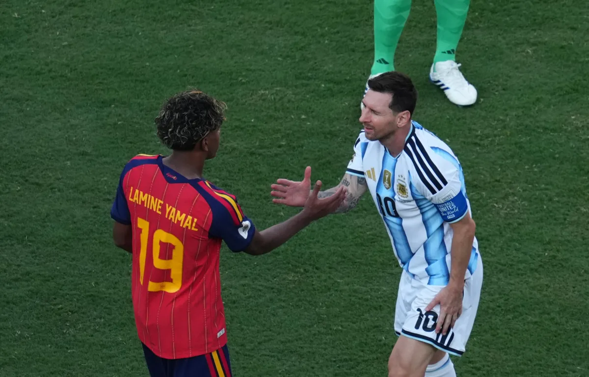 Lamine Yamal és Lionel Messi a vb-döntő után