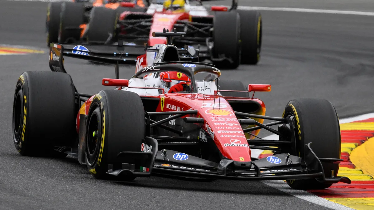 Videón a baleset, Lewis Hamilton elütötte a saját szerelőjét a Belga Nagydíjon