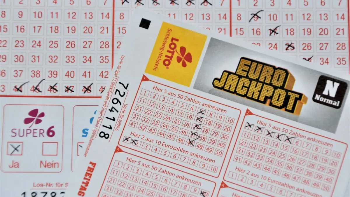 özel félmilliárdot nyert valaki az EuroJackpoton egy 5+1 találatos szelvénnyel