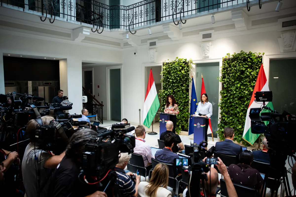 Köböl Anita és Magyar Éva kormányszóvivő ismertette a döntéseket