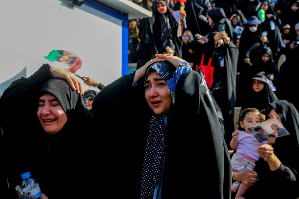 Ali Khamenei gyászszertartása, AliKhamenei