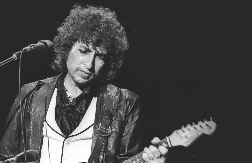 Bob Dylan (born in 1941), American singer-songwriter, during a concert at the Pavillon de Paris (19th arrondissement), July 5, 1978. (Photo by Christian Rose / Roger-Viollet via AFP)