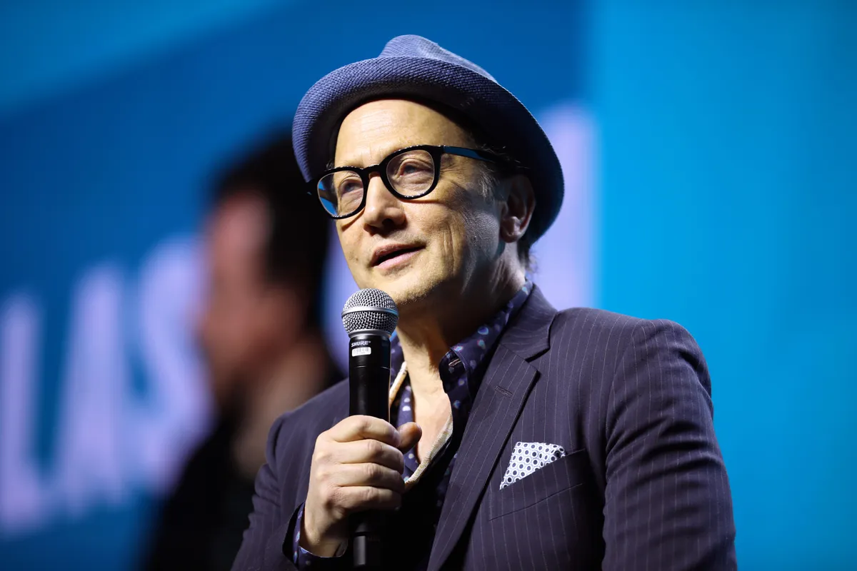 Rob Schneider durva átalakuláson esett át.