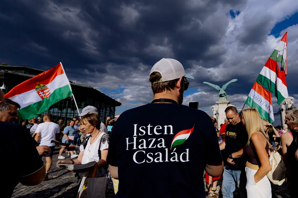 StopÖnkény!, tüntetés az alaptörvény módosítása ellen, alaptörvénymódosításellen, demonstráció, 2026.07.09.