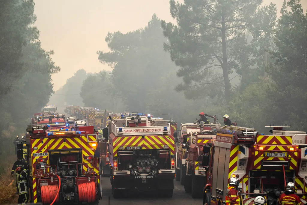 FRANCE-ENVIRONMENT-CLIMATE-WEATHER-WILDFIRE