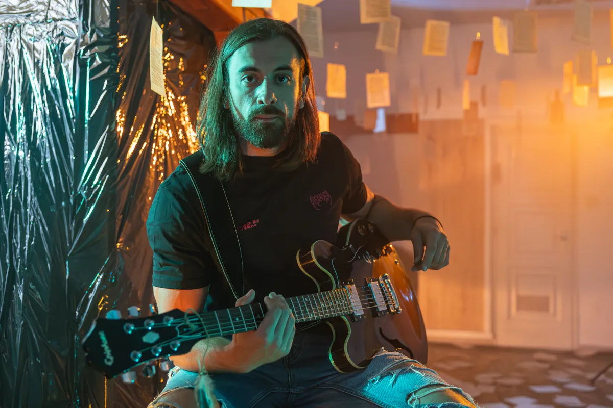 Nagy váltás lesz, hogy a történelmi film után egy zenész bőrébe bújik Kádár L. Gellért.