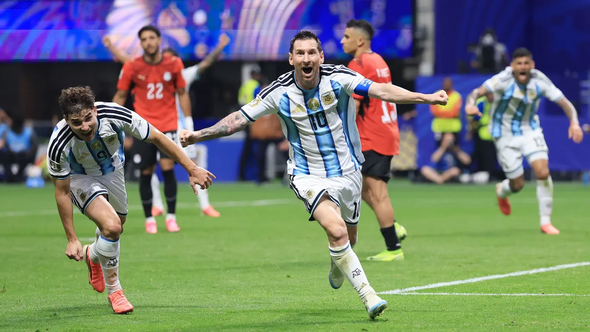 Messi történelmet írt, az argentinok minden idők egyik legnagyobb feltámadásával jutottak tovább
