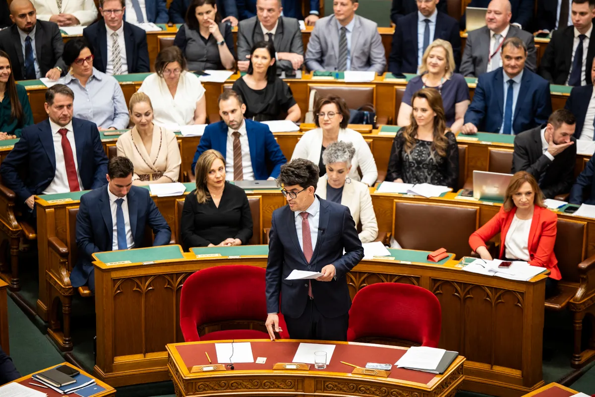 Sulyok Tamás elmozdítása és az ügynökakták is szerepelnek a parlamenti ülés napirendjén