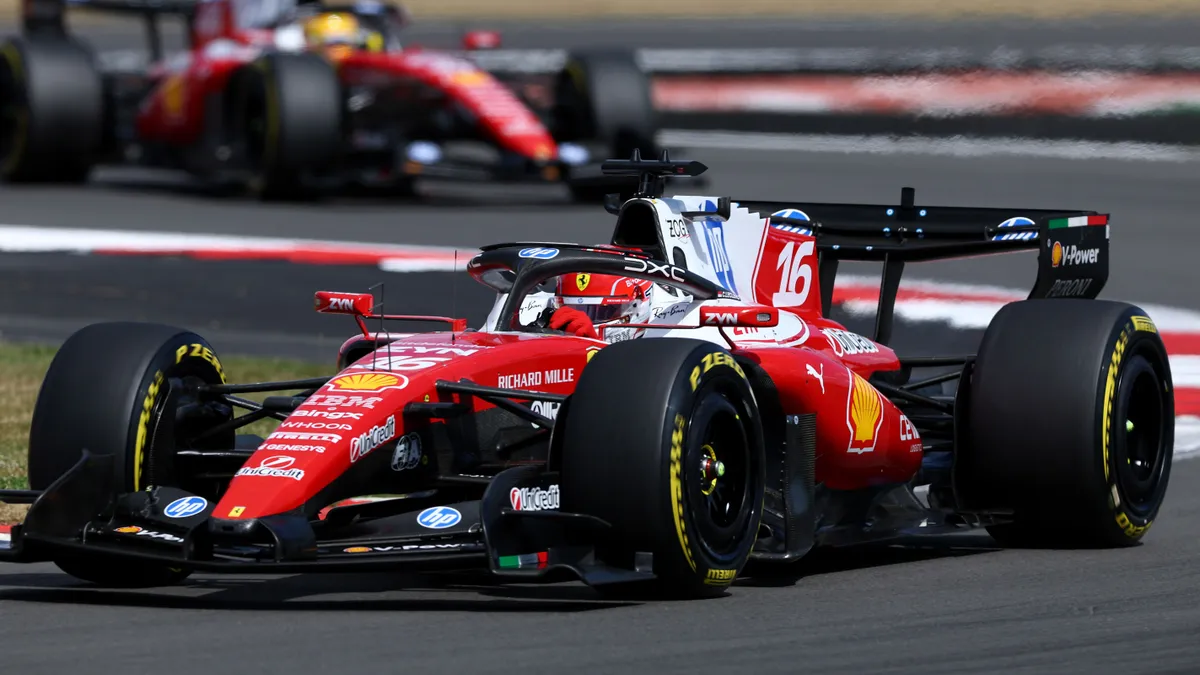 Antonelli verheti a fejét a falba, Ferrari-sikerrel zárult a Brit Nagydíj