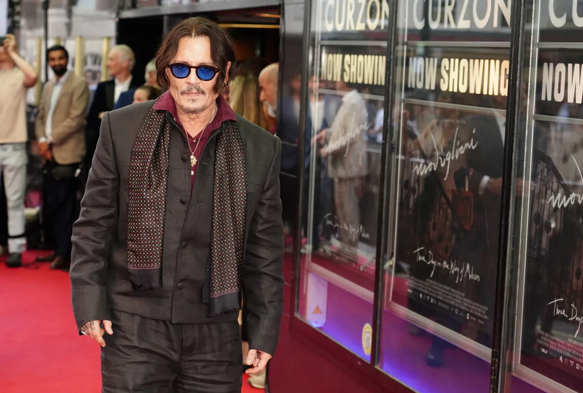Johnny Depp-filmek száma hamarosan a Karácsonyi énekkel bővül.