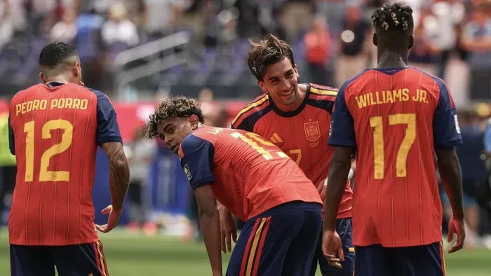 Meglepő fordulat: a Barcelona spanyol válogatott sztárja a PSG-be tart
