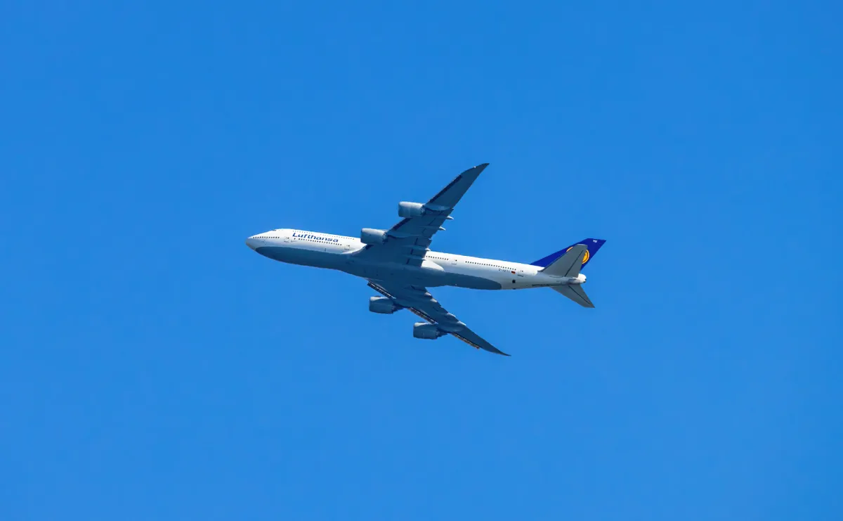 Eltűnt egy Boeing 737-es gép, valószínűleg a tengerbe csapódott