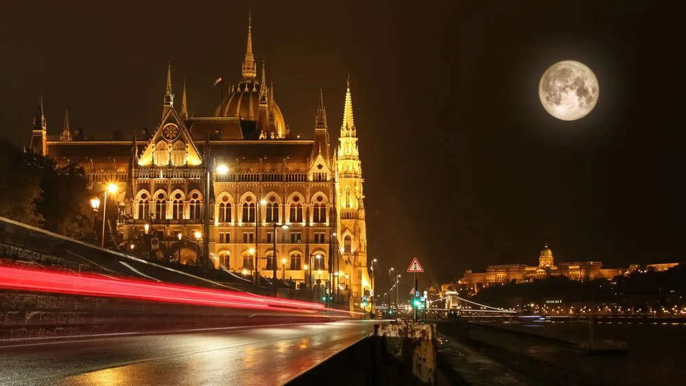 Paks leállása miatt Budapest is lép: elmaradhat a díszkivilágítás