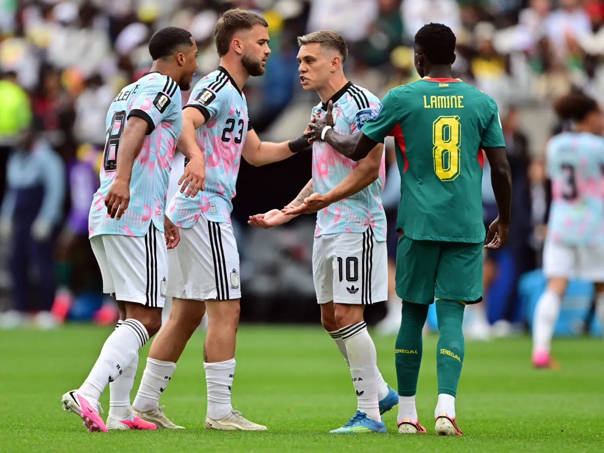 Belgium's Nicolas Raskin pictured between an arguing Belgium's Youri Tielemans and Belgium's Leandro Trossard during a soccer game between Belgian national team Red Devils and Senegal, on Wednesday 01 July 2026, at the Seattle Field, in Seattle, a 1/16 finals game in the FIFA World Cup 2026.
BELGA PHOTO DIRK WAEM (Photo by DIRK WAEM / BELGA MAG / Belga via AFP)