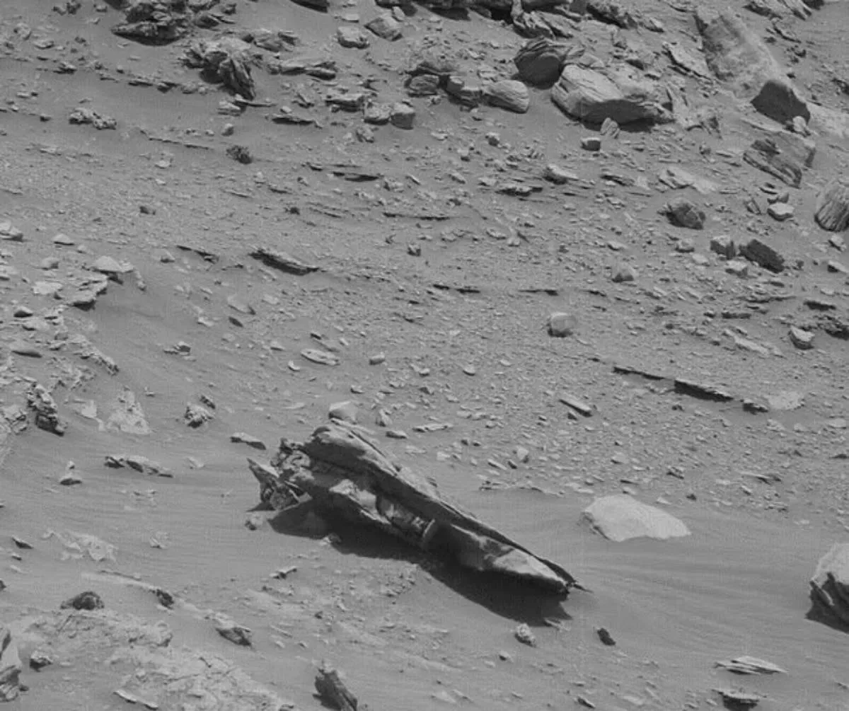 Földönkívüli élet nyomát sejti egy UFO-kutató a NASA marsi fotóján