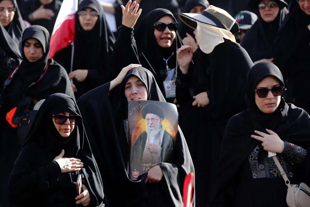 Ali Khamenei gyászszertartása, AliKhamenei