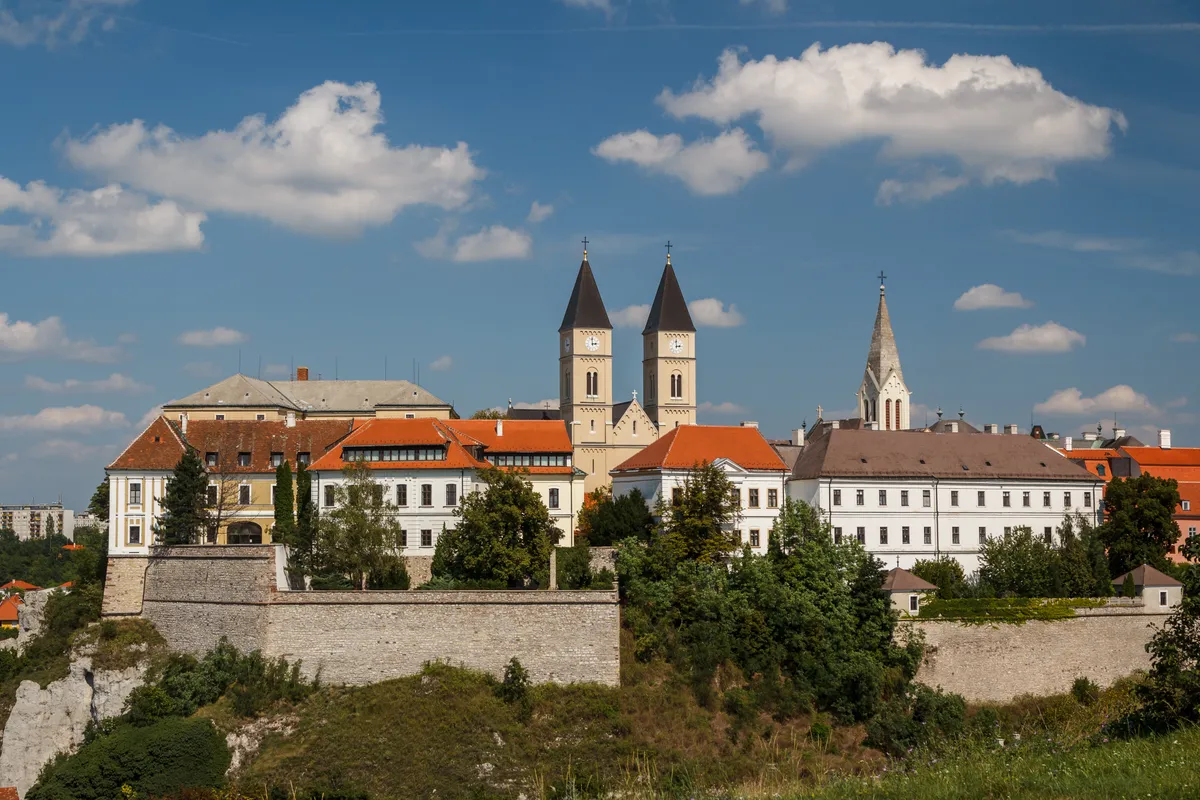 Veszprém látnivalói zömmel a várhegyen találhatók. 