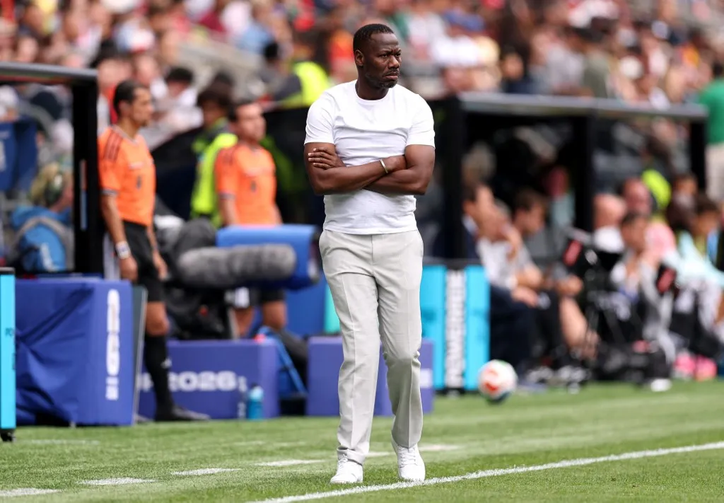 SEATTLE, WASHINGTON - JULY 01: Pape Thiaw, Head Coach of Senegal, looks on during the FIFA World Cup 2026 Round Of 32 match between Belgium and Senegal at Seattle Stadium on July 01, 2026 in Seattle, Washington.   Fran Santiago/Getty Images/AFP (Photo by Fran Santiago / GETTY IMAGES NORTH AMERICA / Getty Images via AFP)