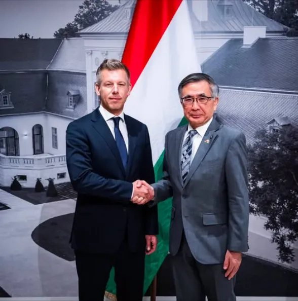 Magyar Péter a Suzuki vezetőjével tárgyalt a jövőbeli beruházásokról