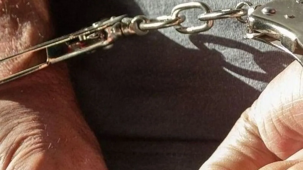 Orvosi fecskendővel fenyegetve raboltak ki egy dohányboltot Salgótarjánban