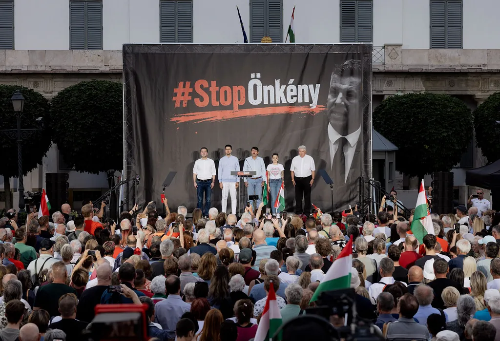 StopÖnkény!, tüntetés az alaptörvény módosítása ellen, alaptörvénymódosításellen, demonstráció, 2026.07.09.