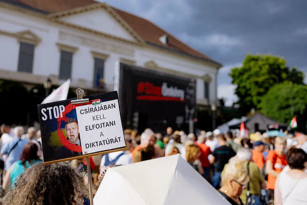 StopÖnkény!, tüntetés az alaptörvény módosítása ellen, alaptörvénymódosításellen, demonstráció, 2026.07.09.