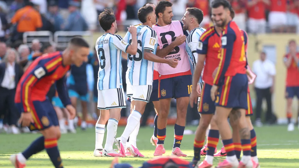 „Az egész hetet végigsírtátok, te idióta” – az argentin védő nekiment a vb legjobbjának