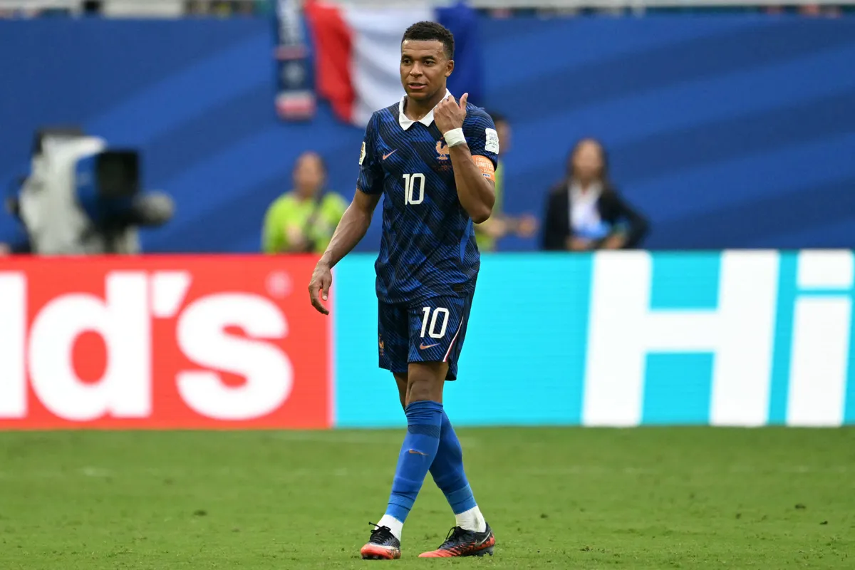 Kylian Mbappé az angolok elleni duplájával a vb-k történetének legeredményesebb játékosa lett