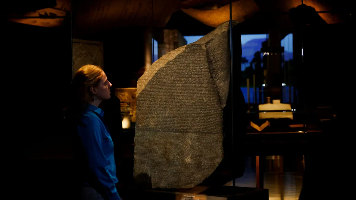 Rosetta-kő: 227 éve találták meg a leletet, amely megfejtette az egyiptomi...