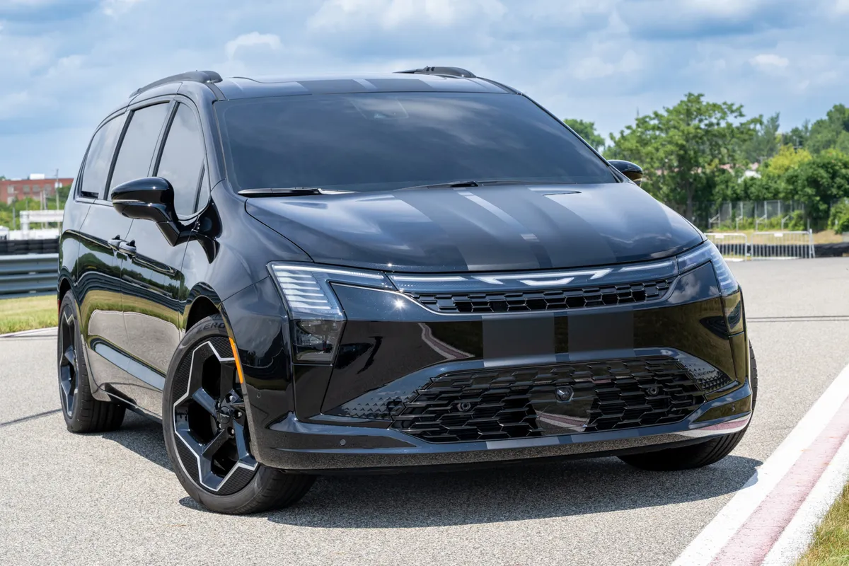 2027 Chrysler Pacifica Limited S Factory Concept