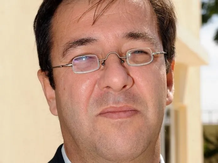 Bruno Foucher francia diplomata rezidenciáján 30 fiatal nő fordulhatott meg. A szexbotrány és a biztonsági szabályok megsértése miatt fegyelmi eljárás indult.