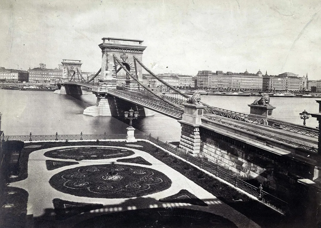 Széchenyi István kezdeményezésére épült meg az első állandó budapesti Duna-híd.