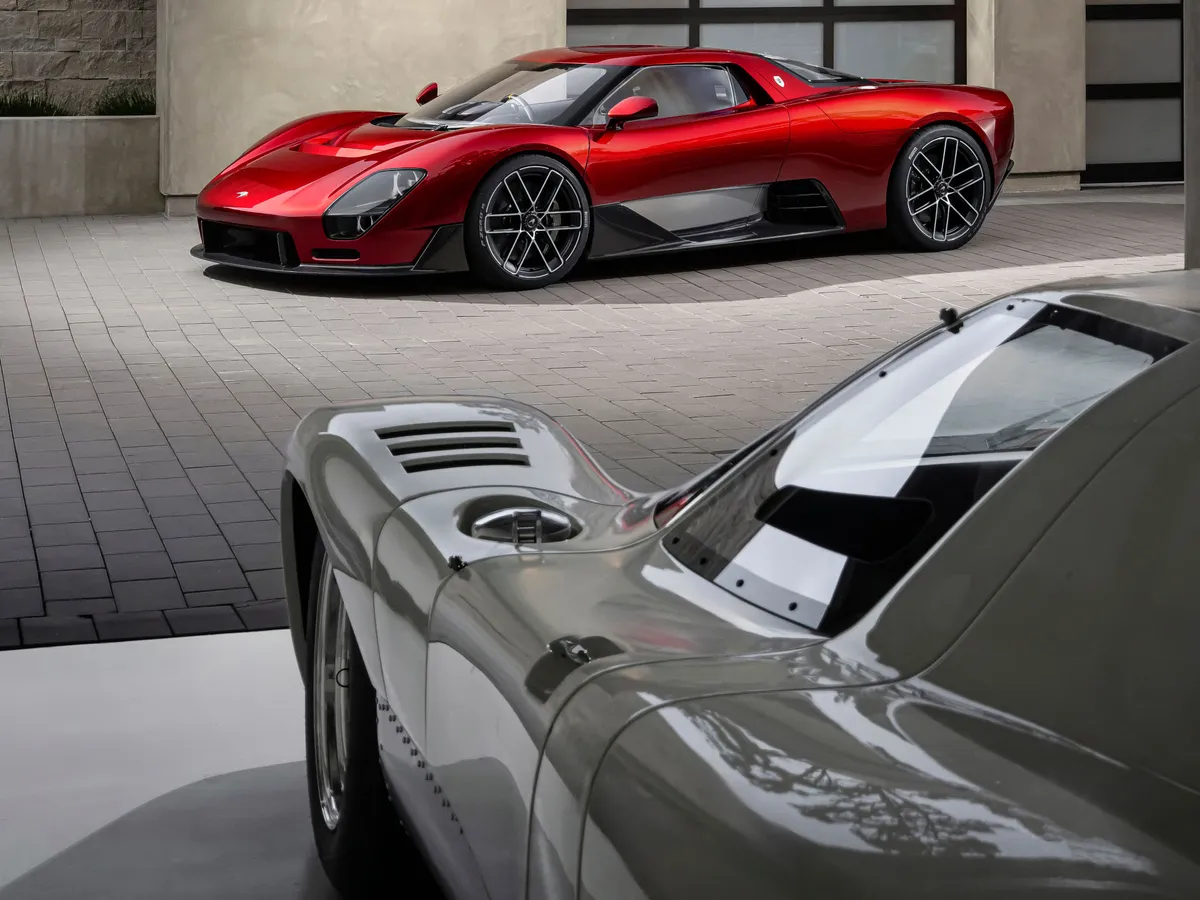 A központi kínálat mellé-fölé pozícionálja a McLaren az McL almárkát.