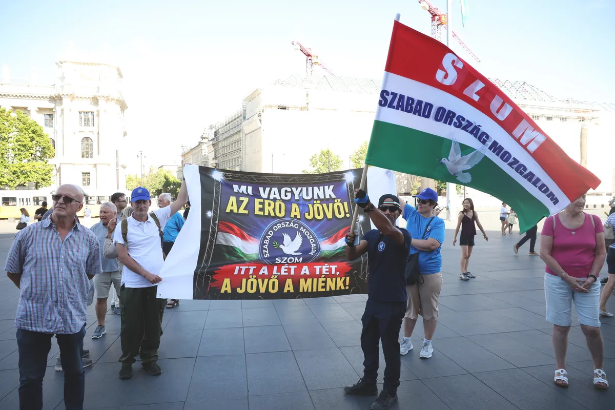vagyonvisszaszerzés tüntetés, vagyonvisszaszerzés, vagyonvédelmi hivatal, tüntetés, Kossuth tér, 2026.08.29.