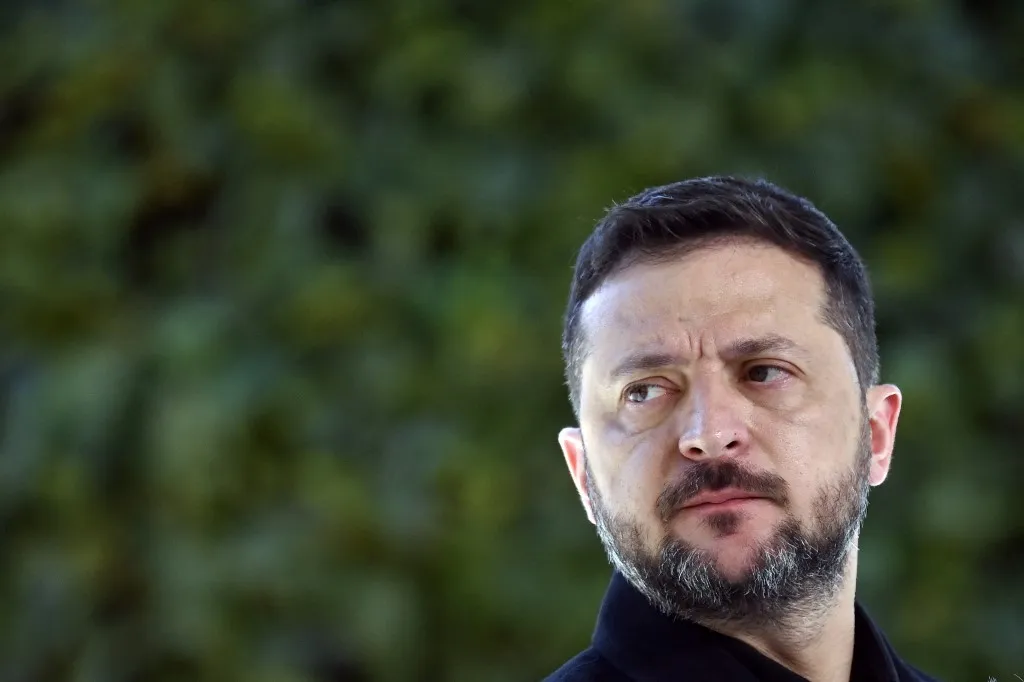 Kitüntette Muskot Zelenszkij, pont akkor, amikor újabb segítséget vár tőle A képen: Volodimir Zelenszkij Fotó: SERGEI SUPINSKY / AFP